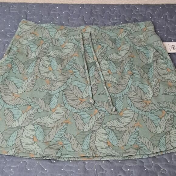Dresses & Skirts - Nine West palm leaves skirt size large NWT